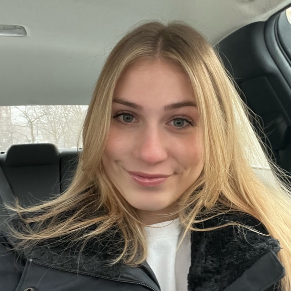 Meet your Posher, Eugenie - Picture 1 of 1